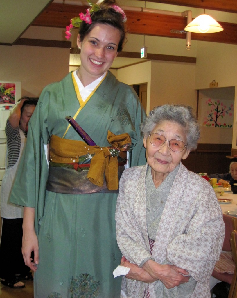 Bessie Young, 2012 Mitchell Scholar and former Luce Scholar, with a resident in a Japanese nursing home