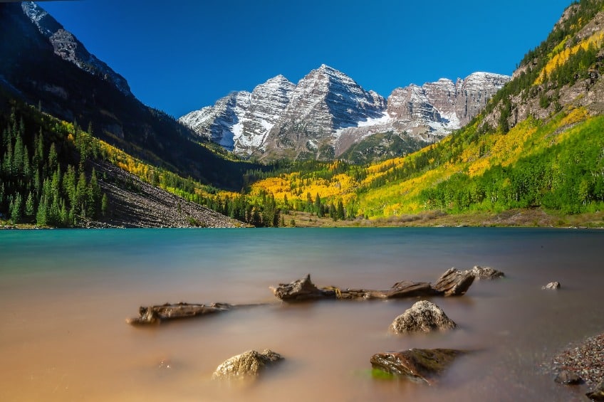 Landscape photo of Maroon Bell in Aspen, Colorado during the autumn season, United States.