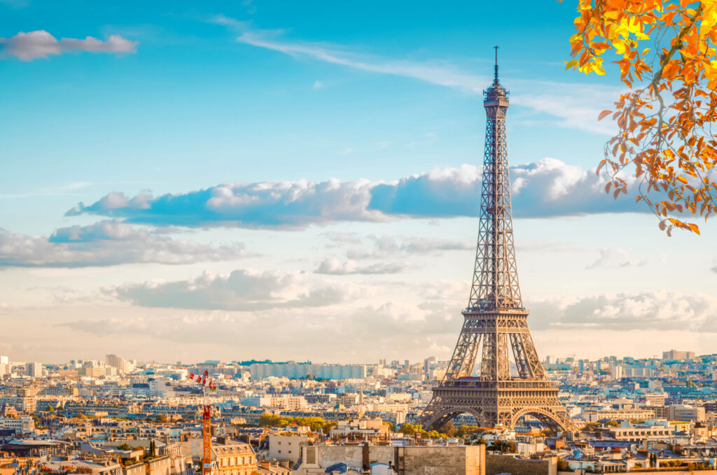 This Upcoming Fellowship Deadlines list includes a leadership for French and American young professionals, as represented by the Eiffel Tower against a blue sky, in the town of Paris.